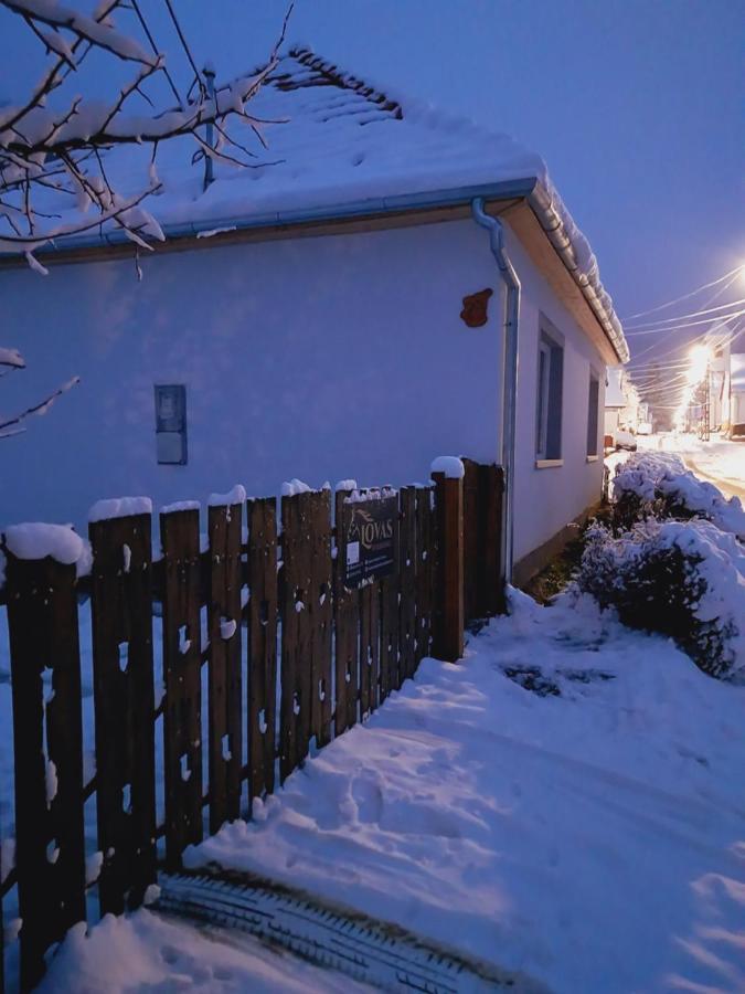 Lovas Vendeghaz Leilighet Obanya Eksteriør bilde